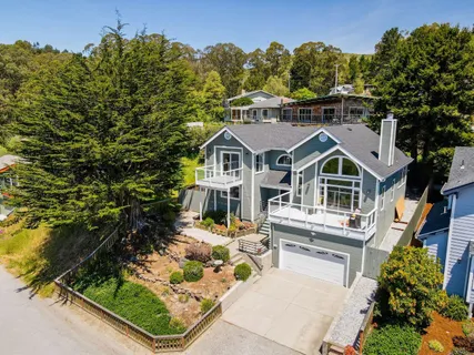 $1,690,000 | 754 San Carlos Avenue, El Granada, CA 94019
