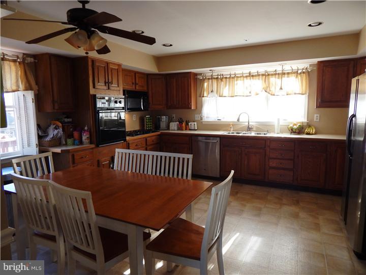 51 Barren Road Newtown Square, PA 19073 - Photo 8 of 18 Kitchen