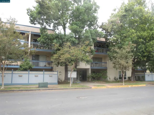 $2,100 | 1591 Ellis Street, Unit 220, Concord, CA 94520
