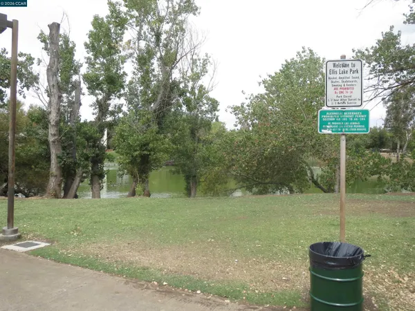 $2,100 | 1591 Ellis Street, Unit 220, Concord, CA 94520