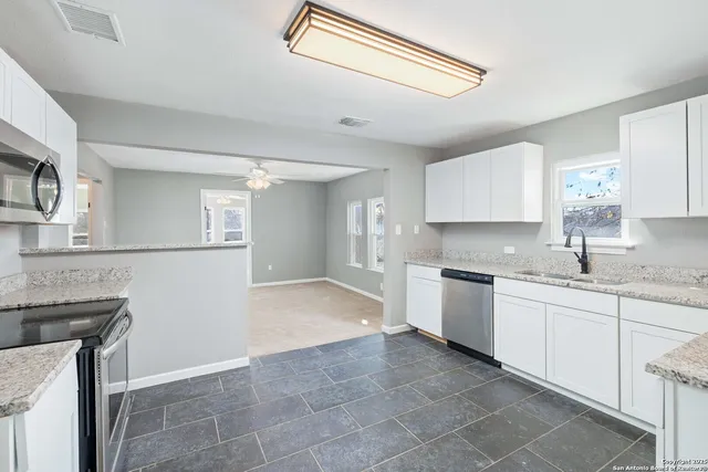 $1,200 | 109 Blue Bonnet Street, Unit 2, San Antonio, TX 78202