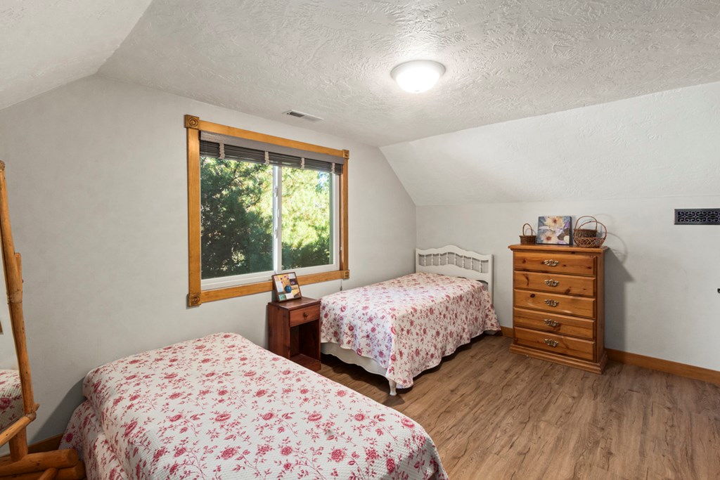 31 Miners Court Cascade, ID 83611 - Photo 20 of 36 Upstairs Bedroom #3