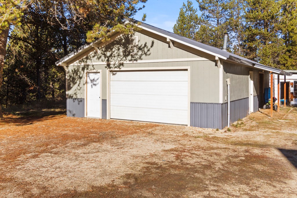 31 Miners Court Cascade, ID 83611 - Photo 8 of 36 Garage or Workshop