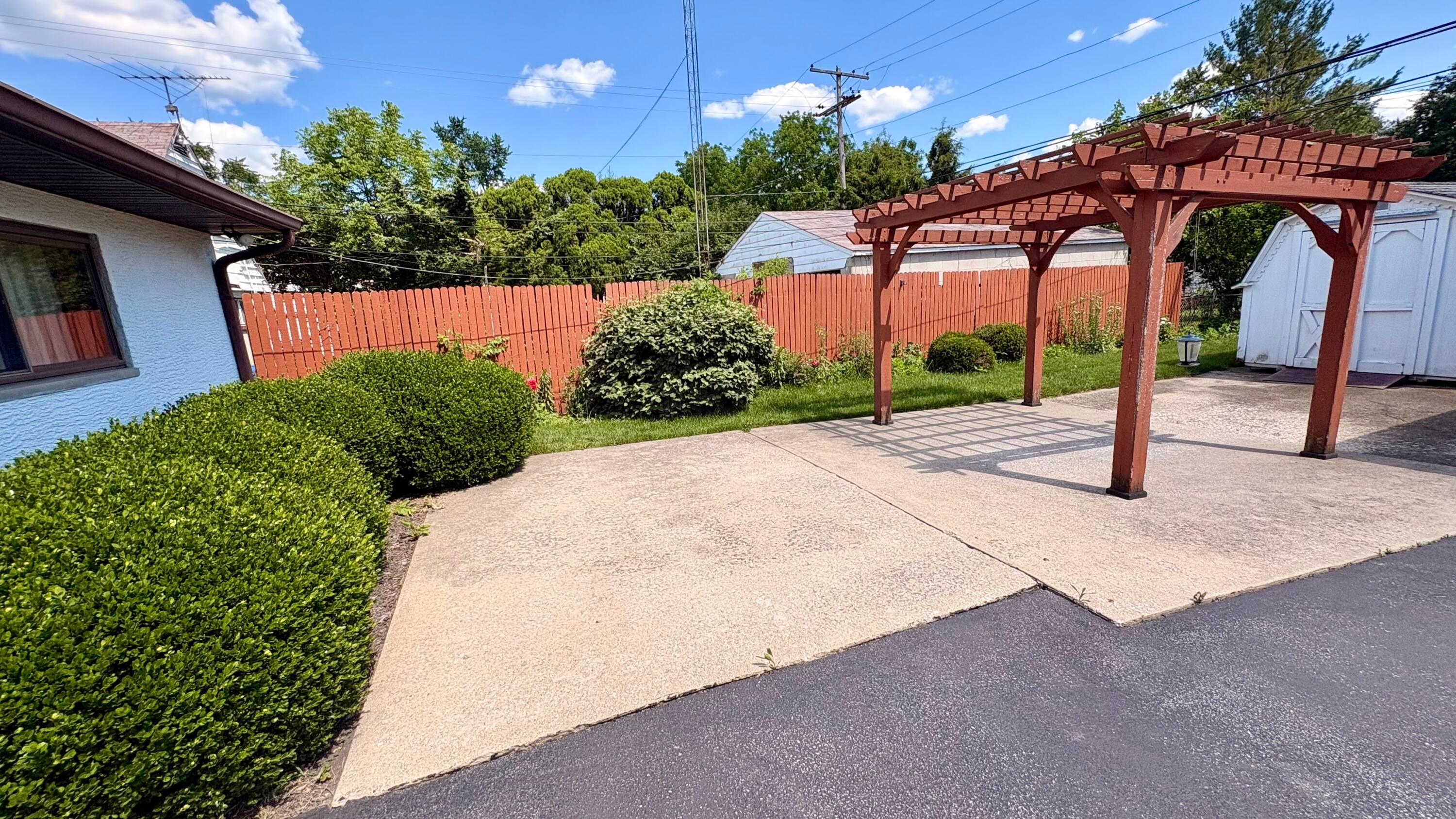 3321 Eakin Road Columbus, OH 43204 - Photo 5 of 21