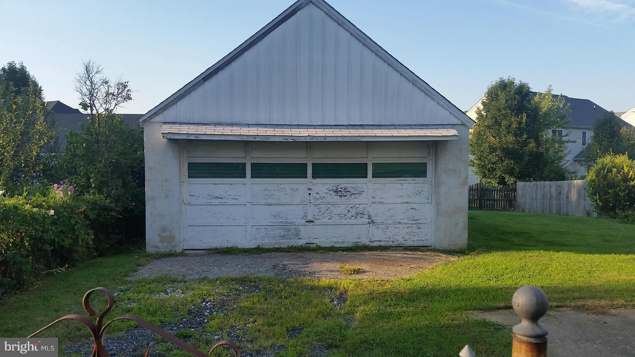 Detached Garage