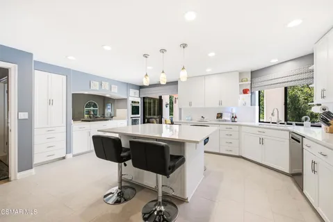 $1,995,000 | 351 Las Tuero Court, Camarillo, CA 93010