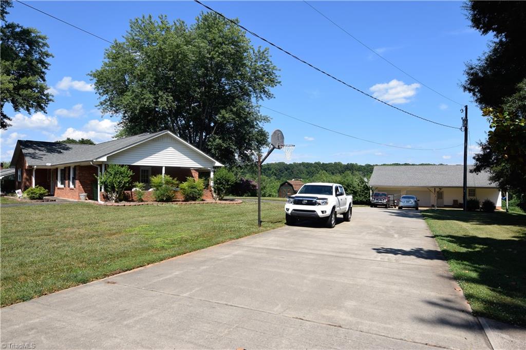 207 Shoals Road Pinnacle, NC 27043 - Photo 2 of 13 Gallery Image 2