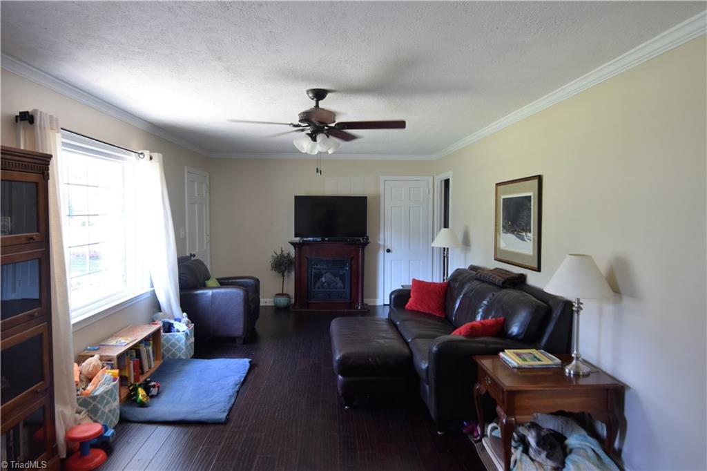 207 Shoals Road Pinnacle, NC 27043 - Photo 5 of 13 Gallery Image 5