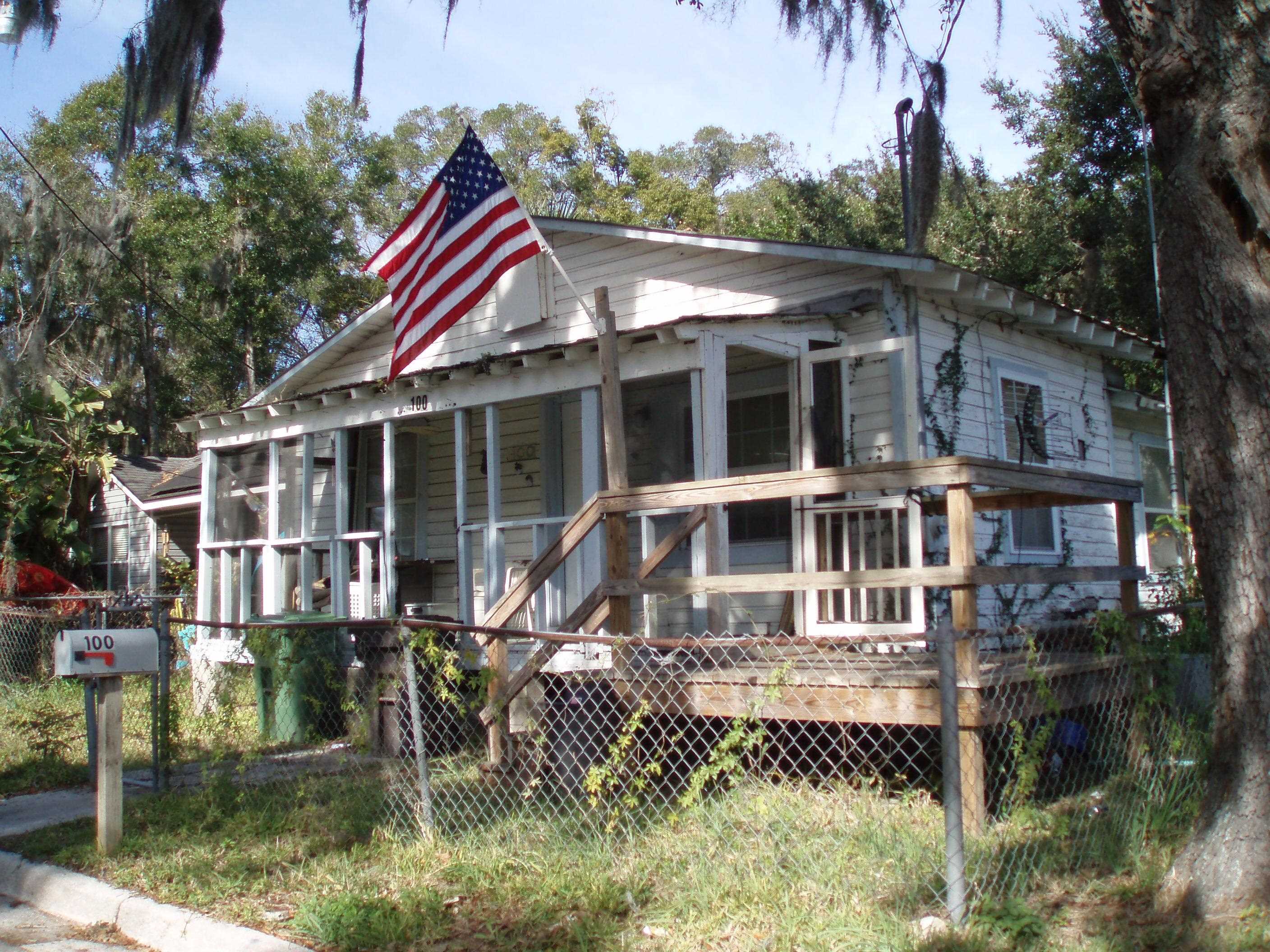100 Julia Street St. Augustine, FL 32084 - Photo 3 of 5 a front view of a house with balcony