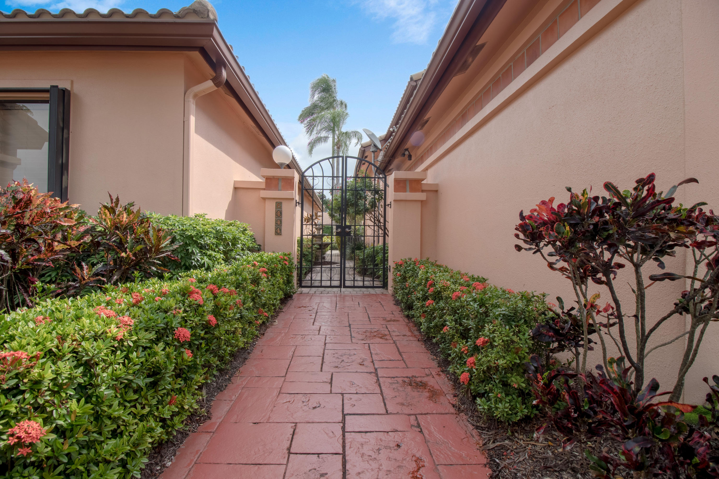 6444 Via Rosa Boca Raton, FL 33433 - Photo 3 of 26 6444ViaRosa-37
