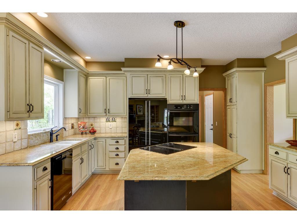 6618 Cherokee Trail West Eden Prairie, MN 55344 - Photo 8 of 22 Gallery Image 8
