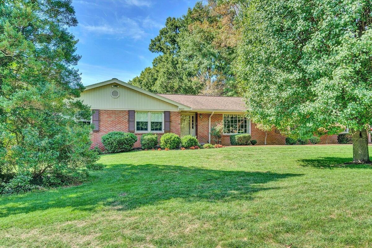 5521 McVitty Road Roanoke, VA 24018 - Photo 1 of 49 McVitty