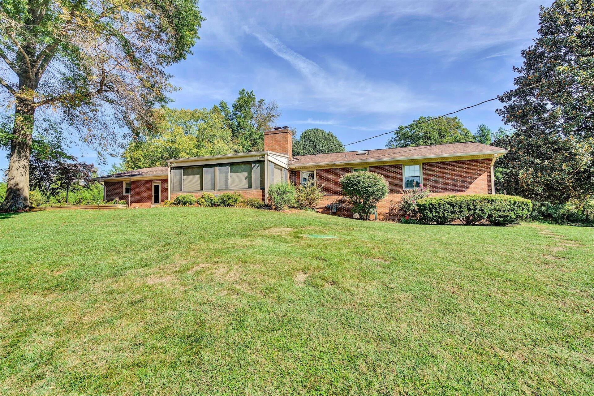 5521 McVitty Road Roanoke, VA 24018 - Photo 44 of 49 44-100120210044