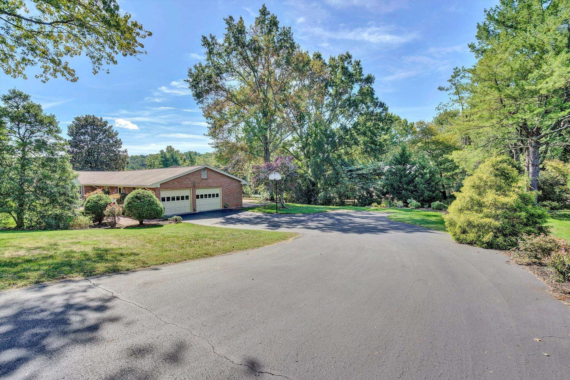 5521 McVitty Road Roanoke, VA 24018 - Photo 47 of 49 47-100120210047