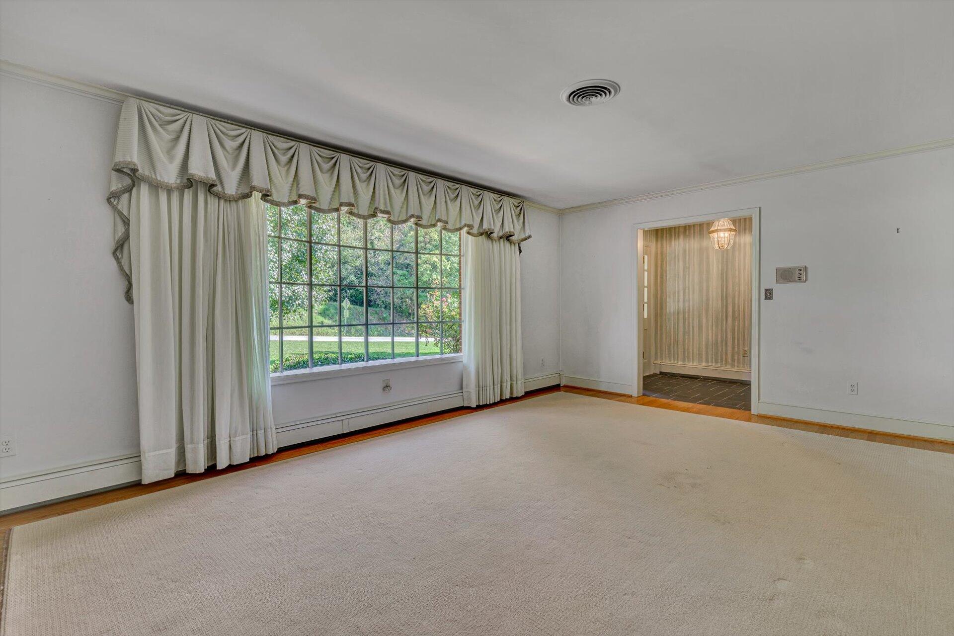 5521 McVitty Road Roanoke, VA 24018 - Photo 9 of 49 09-100120210004