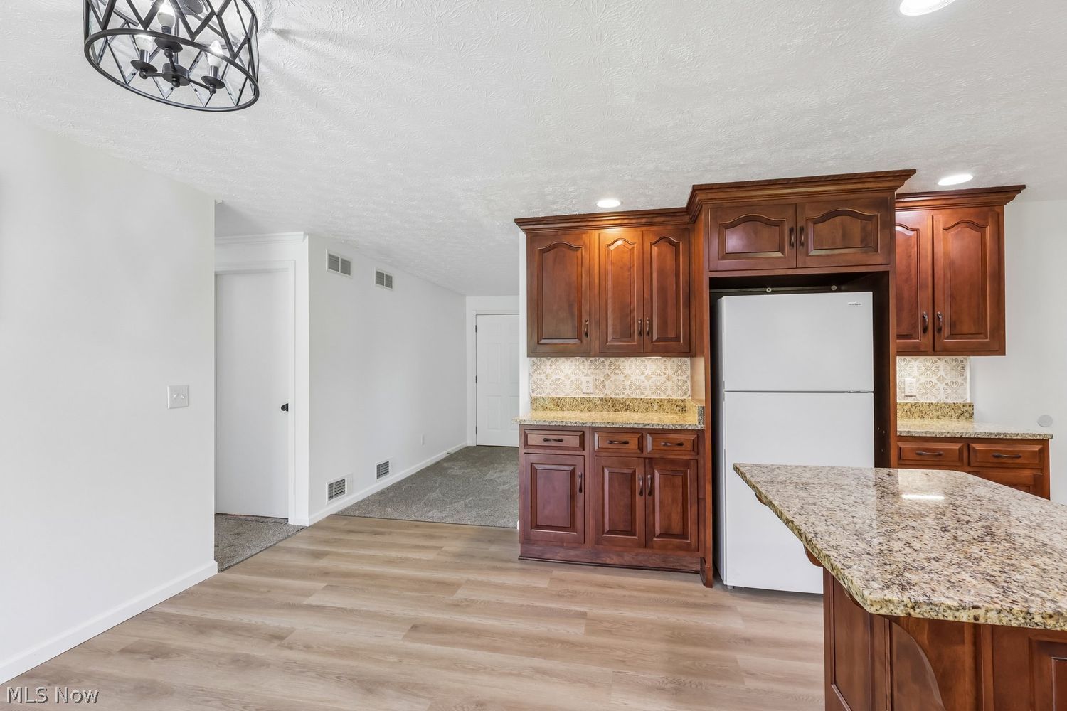 8965 Corbett Road Diamond, OH 44412 - Photo 8 of 48