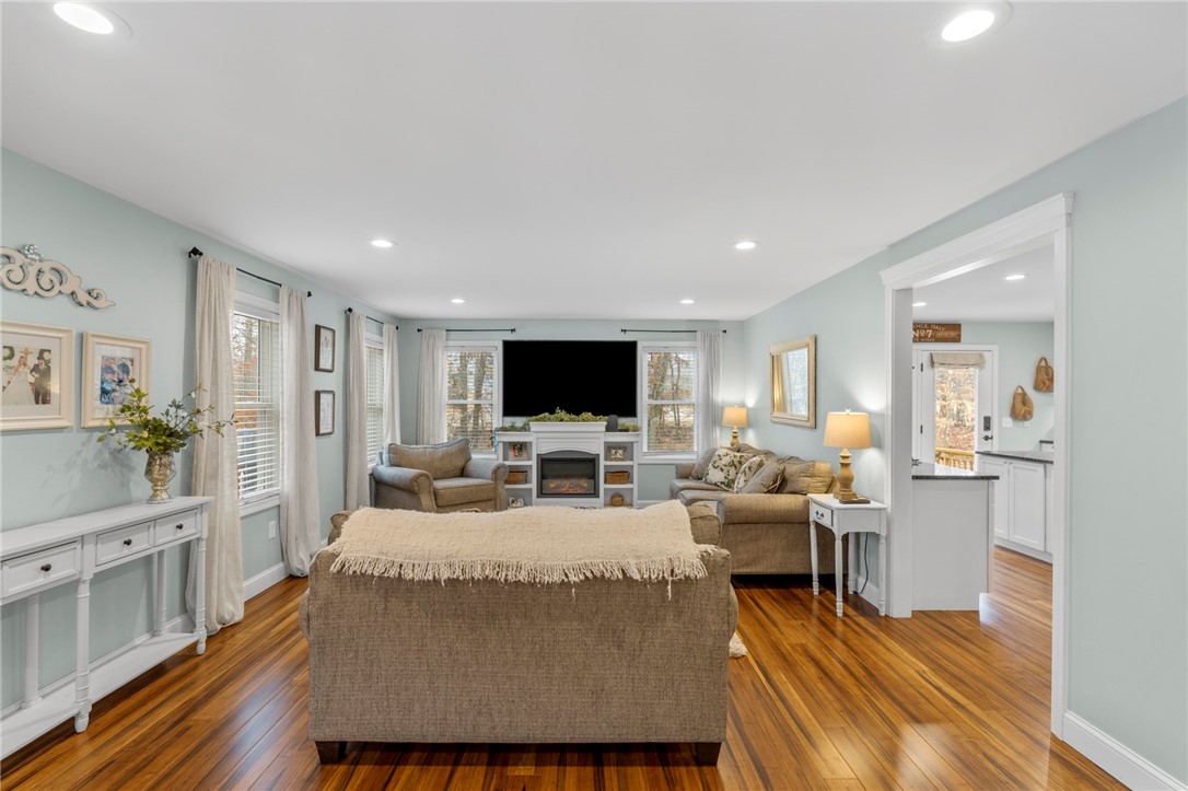 660 Lake Road Tiverton, RI 02878 - Photo 4 of 50