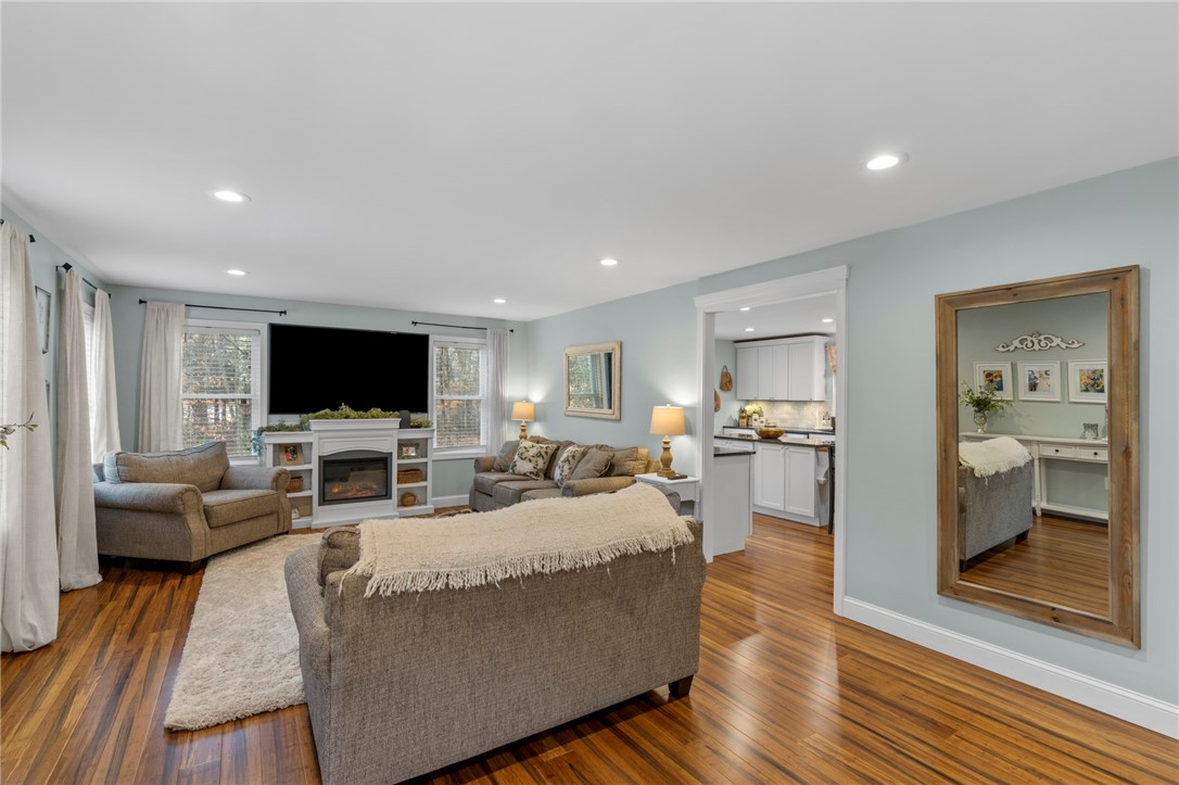 660 Lake Road Tiverton, RI 02878 - Photo 7 of 50