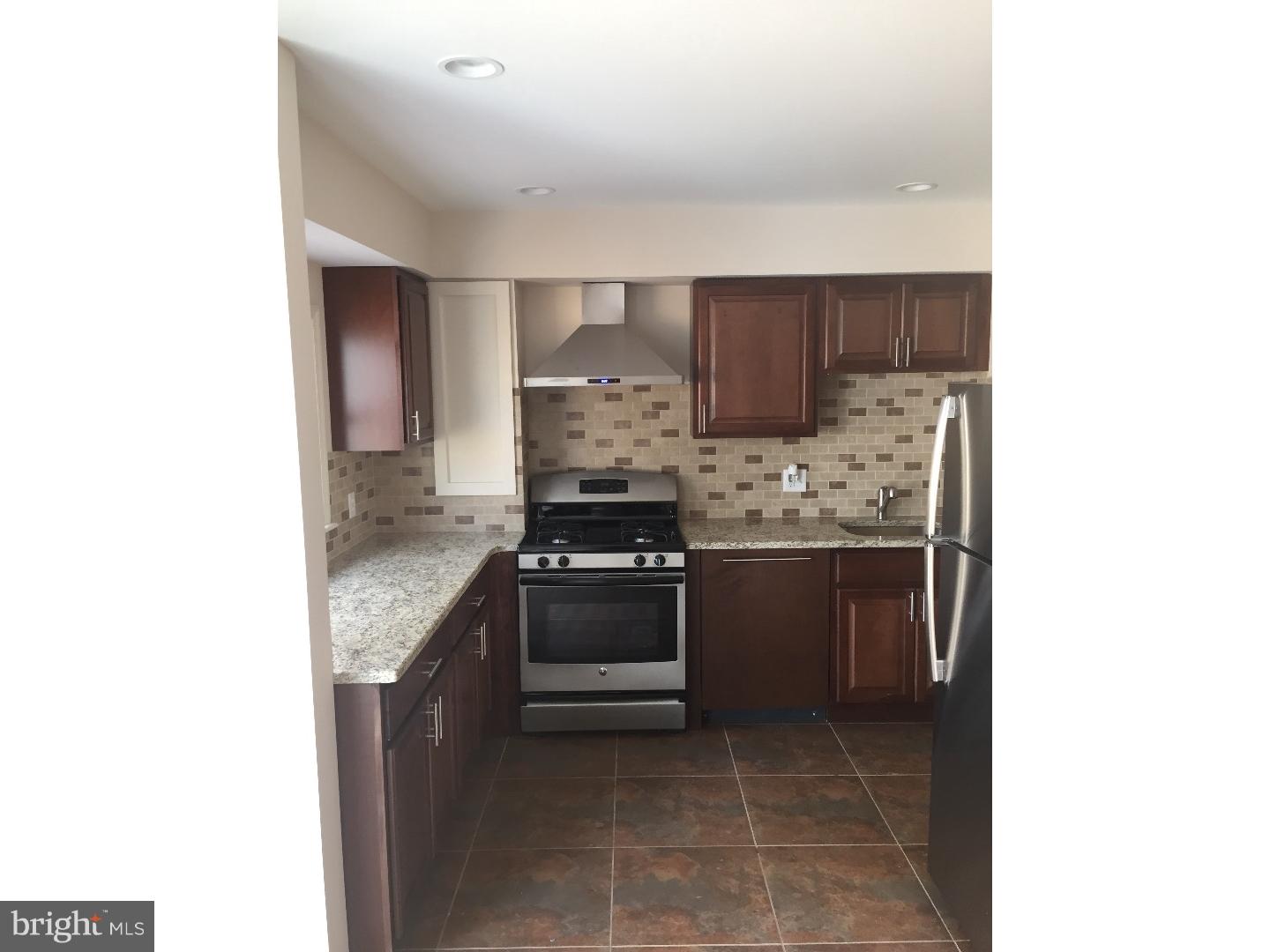 12139 Rambler Road Philadelphia, PA 19154 - Photo 3 of 17