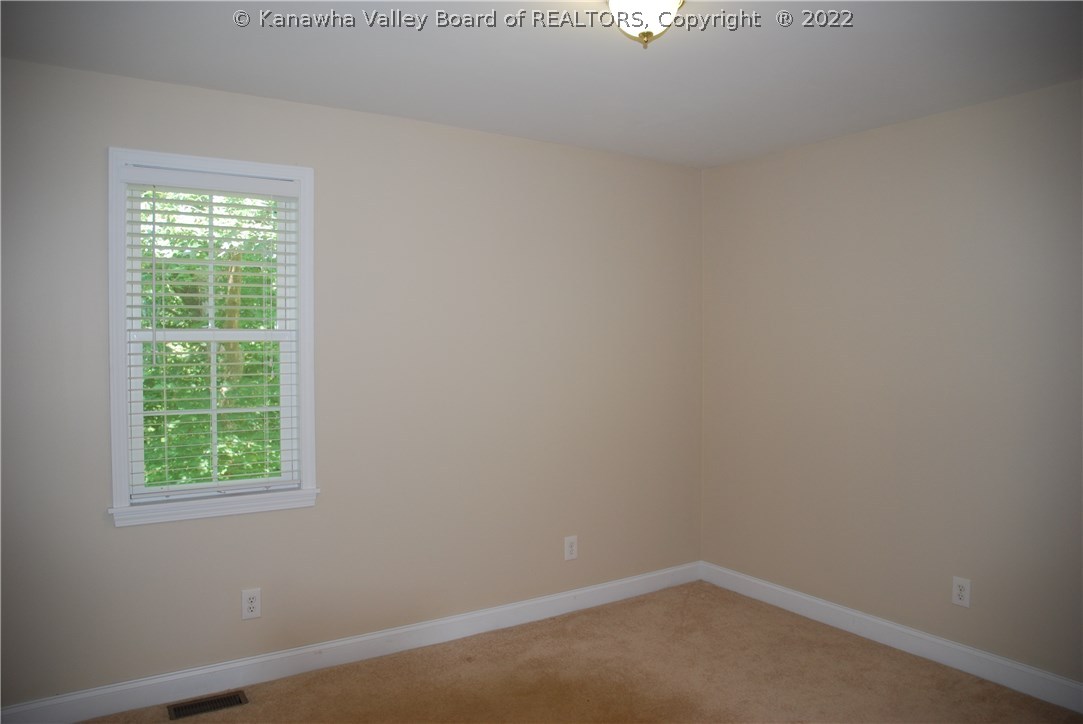 520 Poplar Heights Road Point Pleasant, WV 25550 - Photo 15 of 29 Bedroom