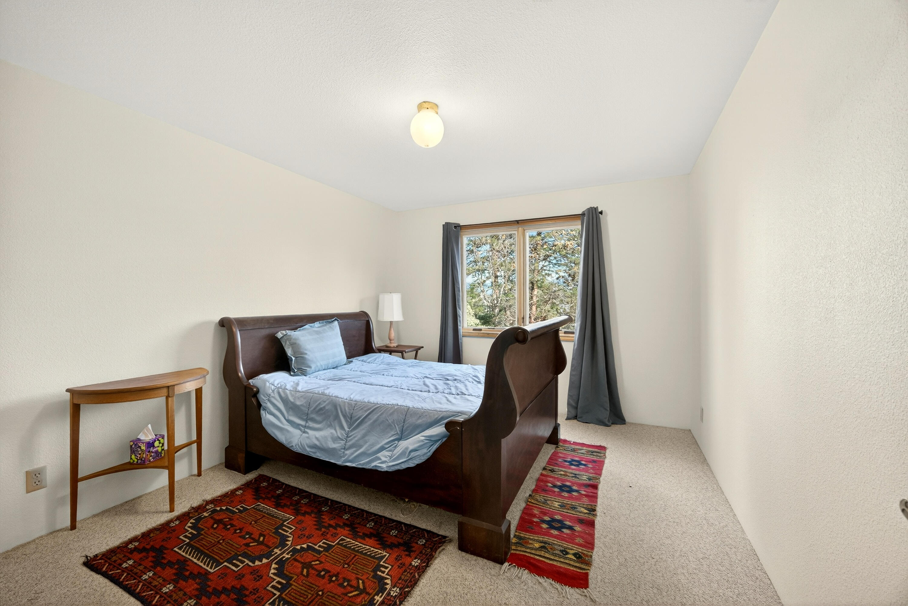 143 Ridge Road Ashland, OR 97520 - Photo 32 of 60 2 of 2 main level bedrooms.