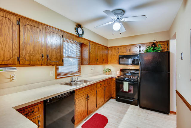 904 South Cooper Road New Lenox, IL 60451 - Photo 8 of 27