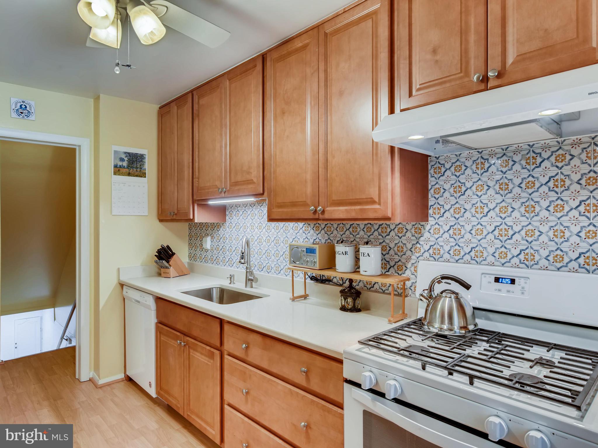 6143 Radecke Avenue Baltimore, MD 21206 - Photo 8 of 23 New Cabinets and tile backsplash.