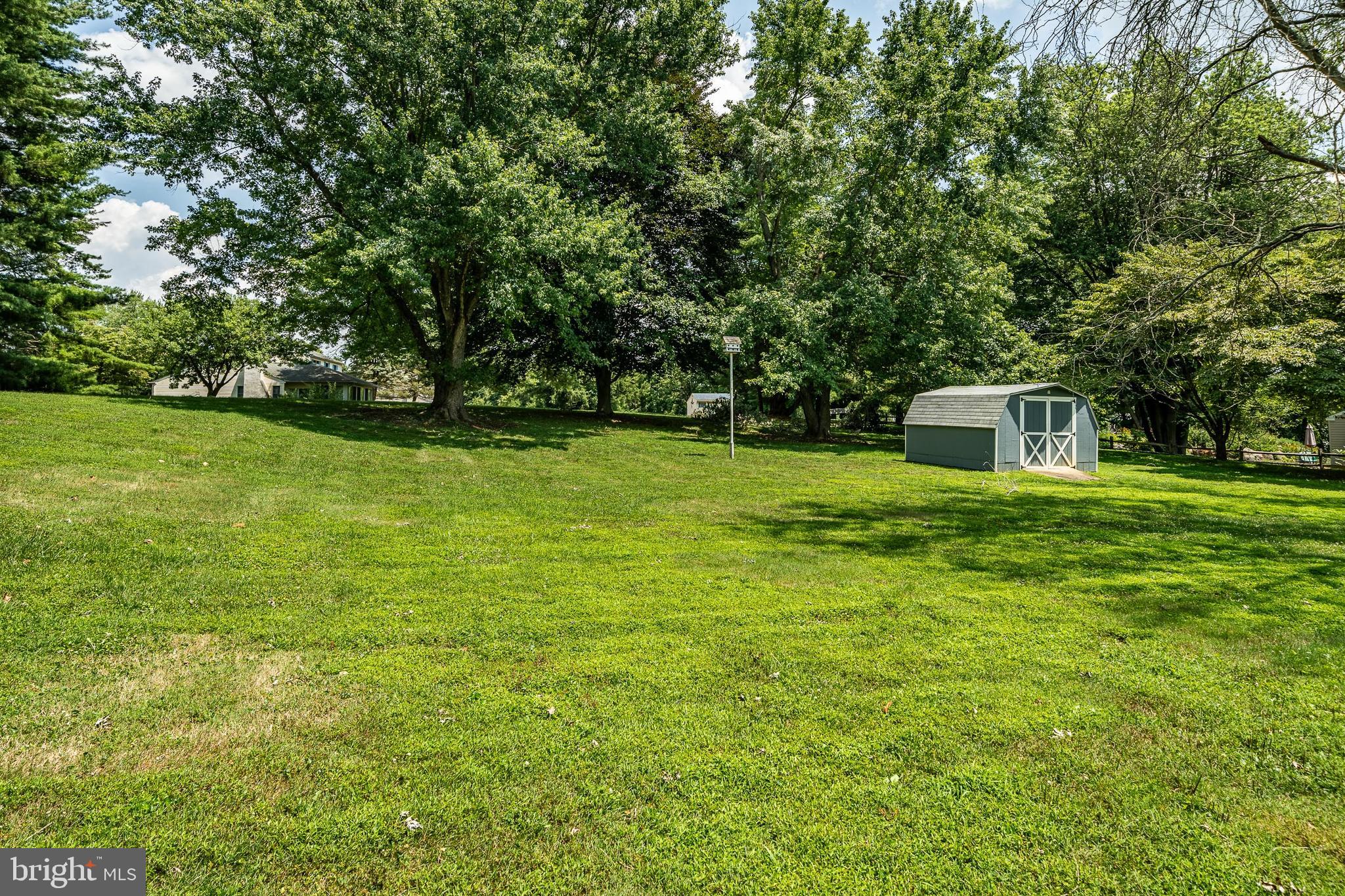 31 Lakeview Road Downingtown, PA 19335 - Photo 3 of 17 Gallery Image 3