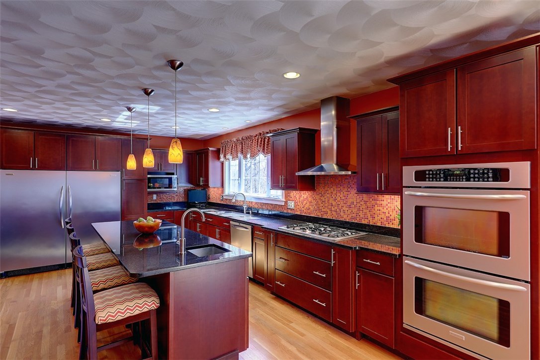 18 Windsong Road Cumberland, RI 02864 - Photo 5 of 40