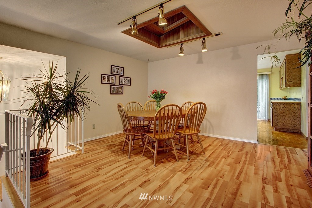 2616 Northeast 19th Street Renton, WA 98056 - Photo 4 of 18
