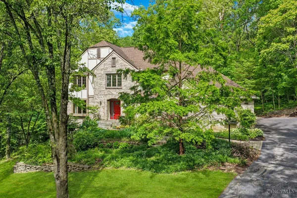 $950,000 | 9701 Loveland Madeira Road, Cincinnati, OH 45242