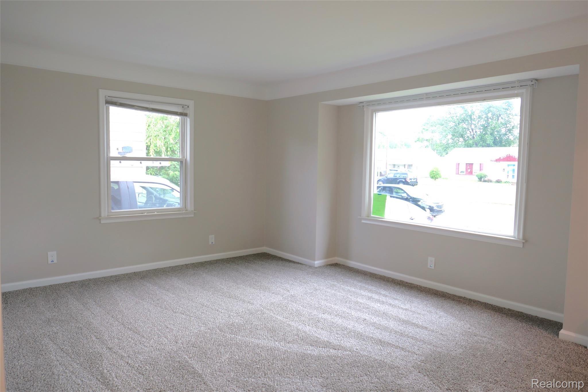 25166 Hayes Road Roseville, MI 48066 - Photo 12 of 27 Hayes - 12.jpg