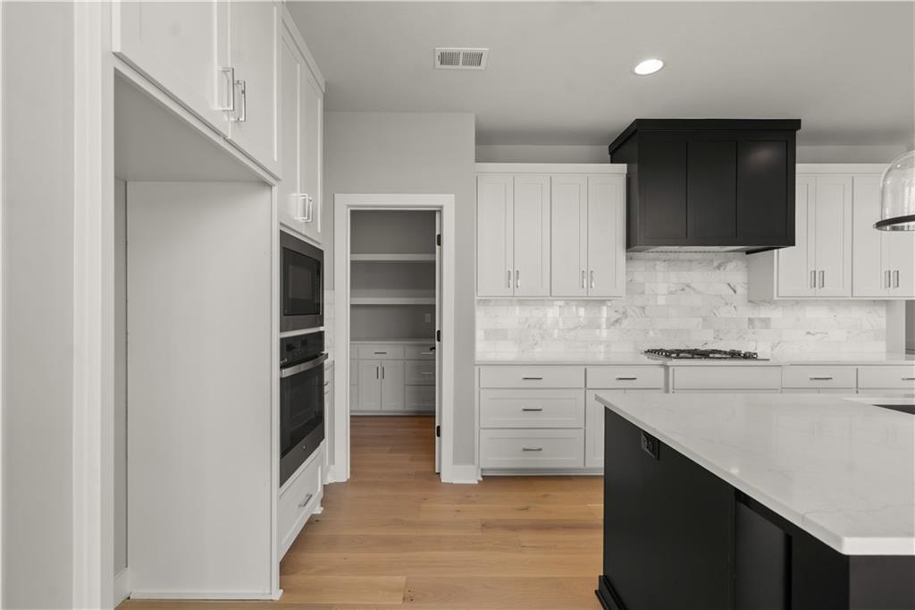 8013 Round Prairie Street Shawnee, KS 66218 - Photo 16 of 65