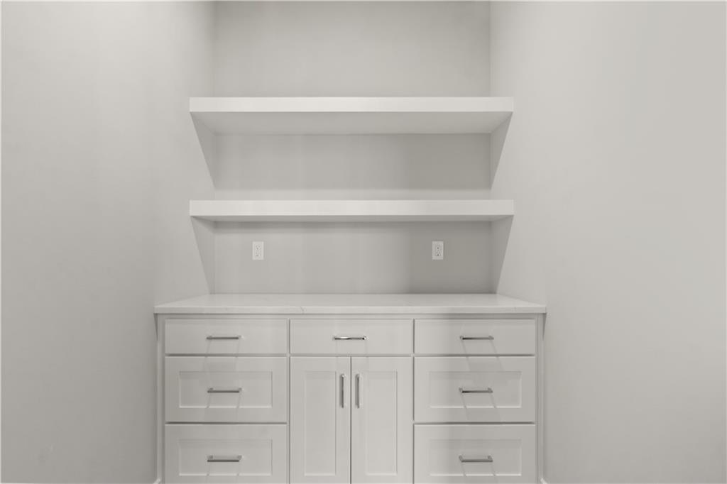 8013 Round Prairie Street Shawnee, KS 66218 - Photo 17 of 65