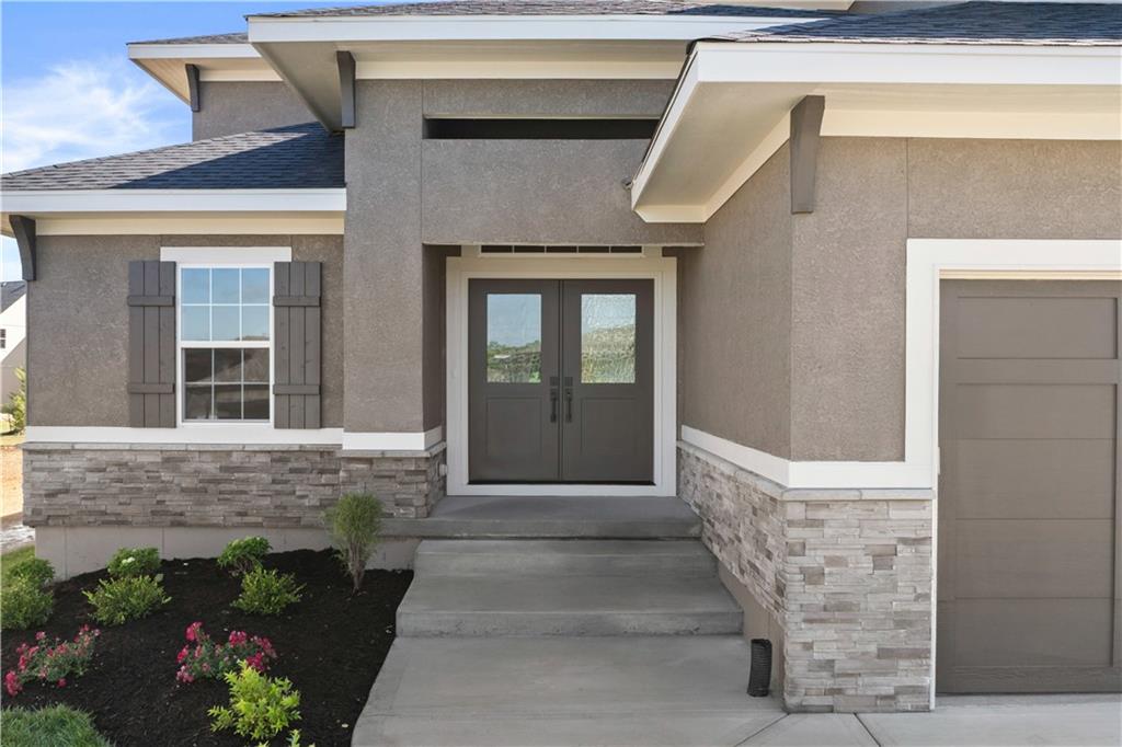 8013 Round Prairie Street Shawnee, KS 66218 - Photo 3 of 65