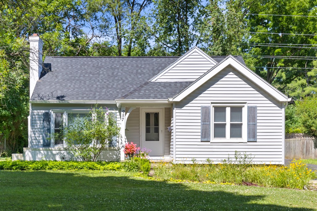 957 South Grosvenor Road Rochester, NY 14618 - Photo 1 of 1 Front of home.