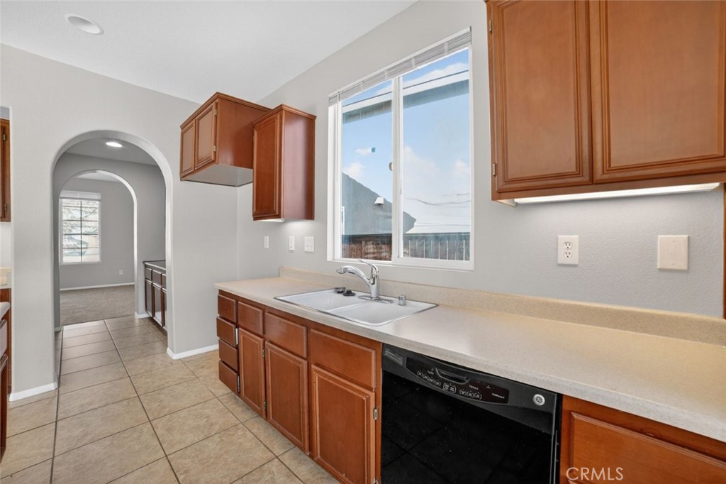 15177 Brucite Road Victorville, CA 92394 - Photo 8 of 37