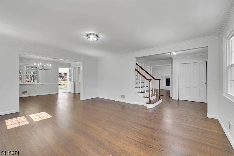 54 Robin Glen Road Watchung, NJ 07069 - Photo 5 of 42