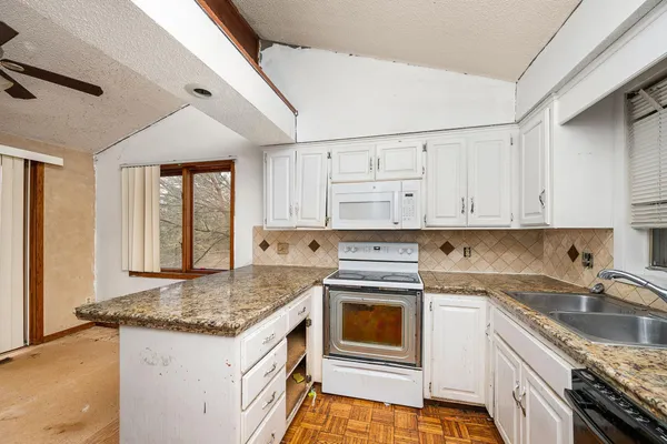 $249,900 | 14315 Embry Path, Apple Valley, MN 55124