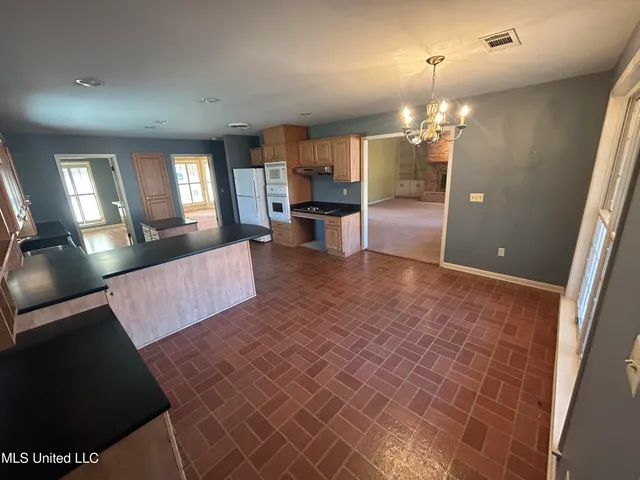 $329,500 | 719 Sumner Avenue, Greenwood, MS 38930