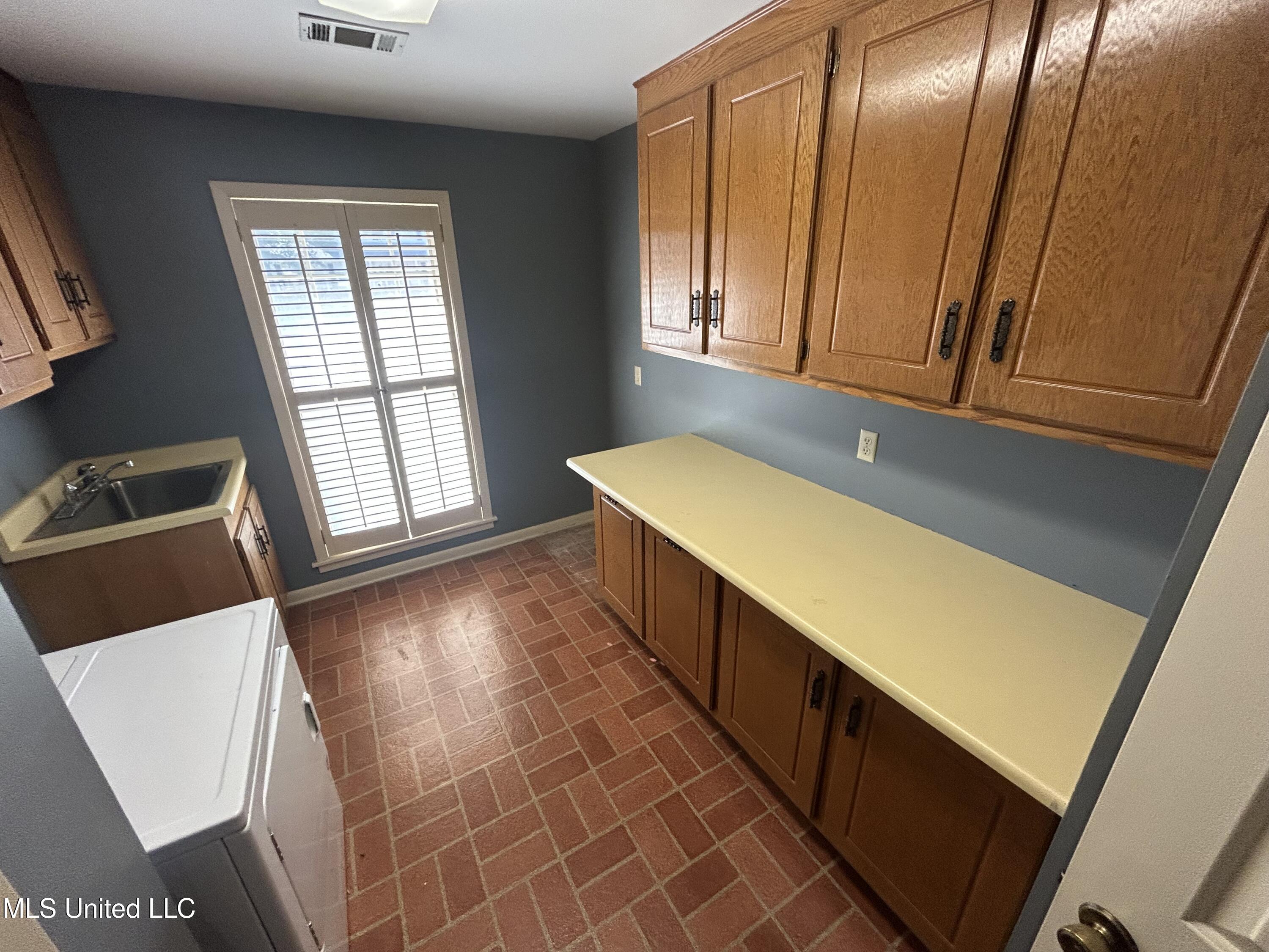 719 Sumner Avenue Greenwood, MS 38930 - Photo 6 of 6 IMG_4495