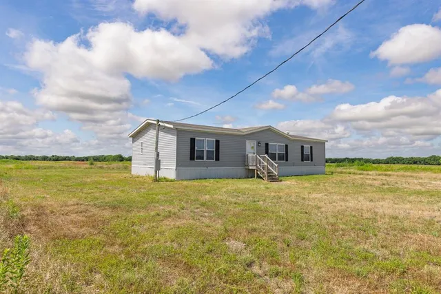 $339,900 | 3828 Farm Road 272, Celeste, TX 75423