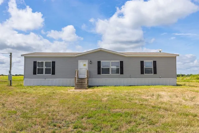 $339,900 | 3828 Farm Road 272, Celeste, TX 75423