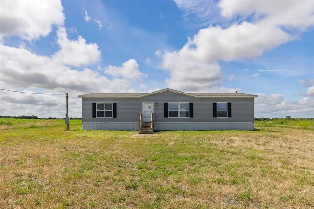 $339,900 | 3828 Farm Road 272, Celeste, TX 75423