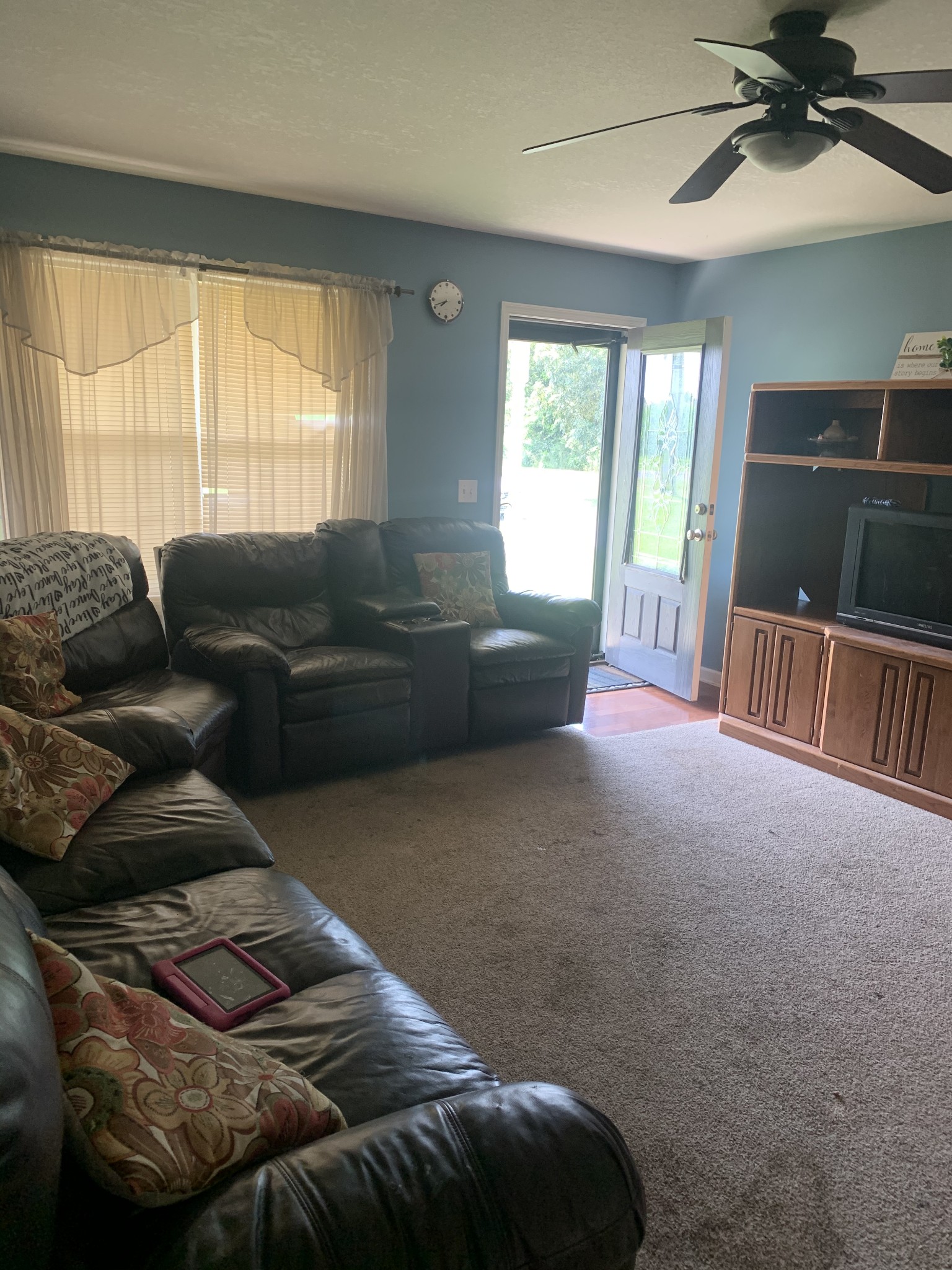 11 Myrick Road Flintville, TN 37335 - Photo 3 of 19 a living room with furniture and a window