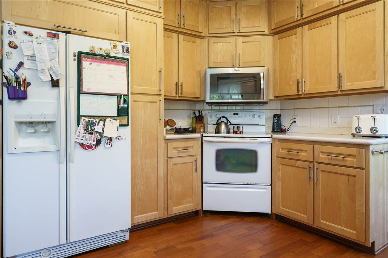 1046 Loop Road Clayton, NC 27527 - Photo 8 of 25 Kitchen