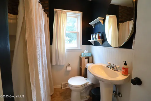 $1,900 | 66 Cordell Road, Colonie, NY 12304