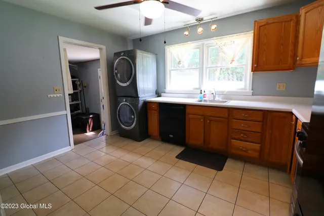 $1,900 | 66 Cordell Road, Colonie, NY 12304