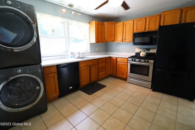 $1,900 | 66 Cordell Road, Colonie, NY 12304