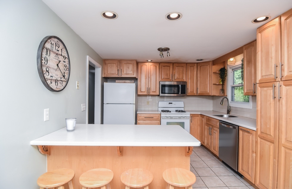 5 Kensington Road Norton, MA 02766 - Photo 14 of 36